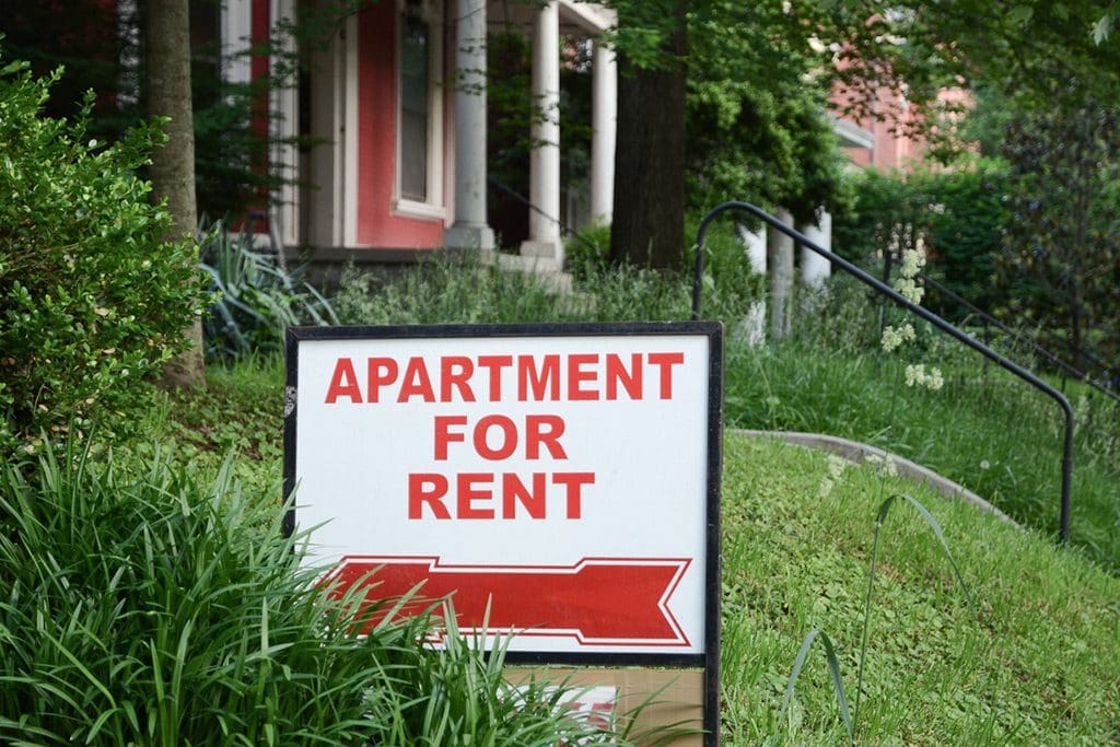 sign-indicating-an-apartment-for-rent