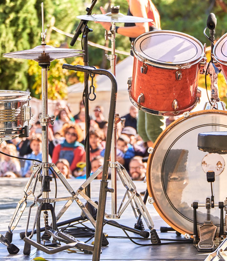 Music-stage-set-up-safely-to-prevent-concert-injuries